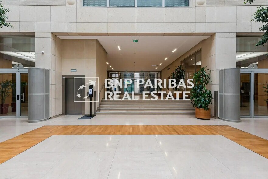 22 Rue Joubert, Paris for lease - Building Photo - Image 2 of 9