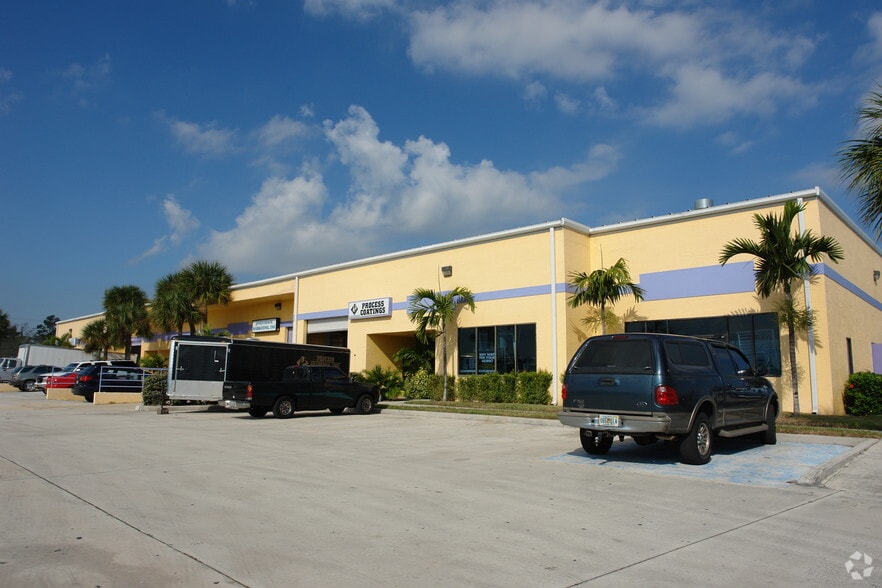 1272-1350 NE Business Park Pl, Jensen Beach, FL for lease - Building Photo - Image 3 of 5