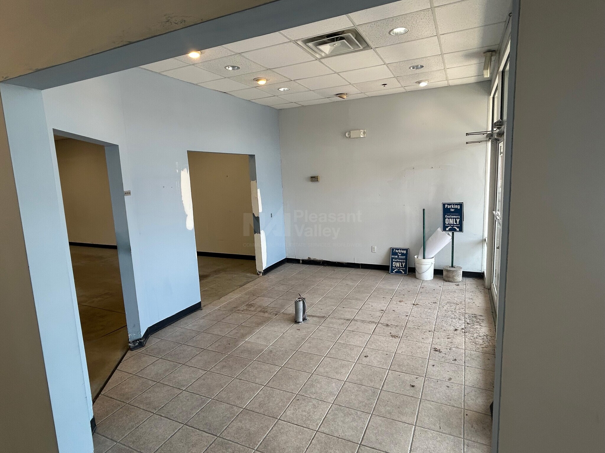19712-19844 W 130th St, Strongsville, OH for lease Interior Photo- Image 1 of 3