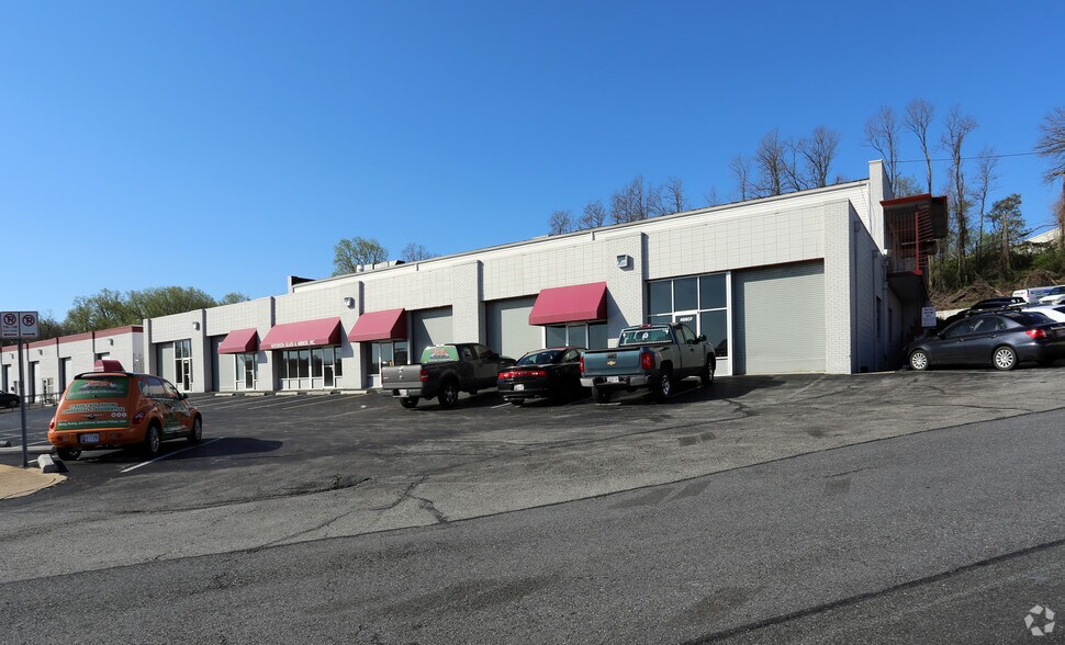 4980 Wyaconda Rd, Rockville, MD à louer - Photo du bâtiment - Image 2 de 4