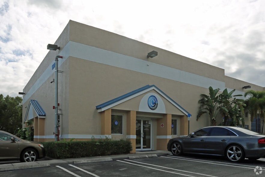 160 Commerce Rd, Boynton Beach, FL for lease - Building Photo - Image 2 of 5