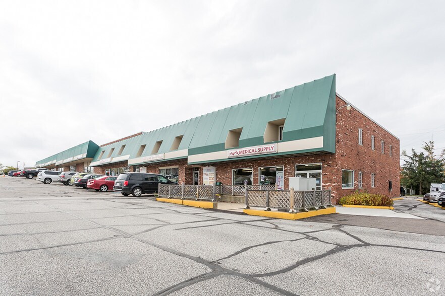 8221-8237 E Washington St, Chagrin Falls, OH for lease - Building Photo - Image 3 of 3