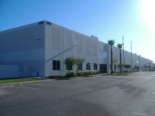 389 Rood Rd, Calexico, CA à louer - Photo du bâtiment - Image 2 de 6