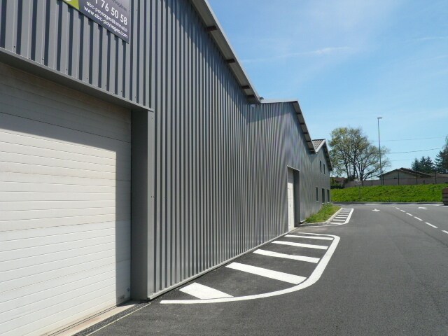 Industrial in Craponne for lease - Building Photo - Image 3 of 6