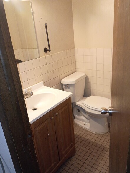5740 Logan St, Denver, CO for lease - Building Photo - Image 3 of 41