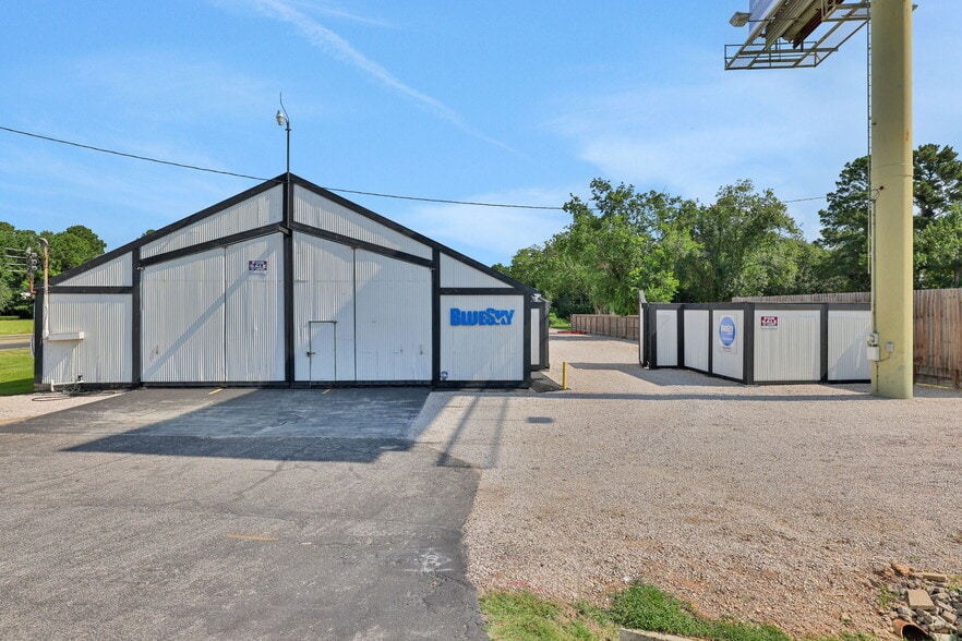 817 E Main St, Tomball, TX for sale - Building Photo - Image 2 of 34