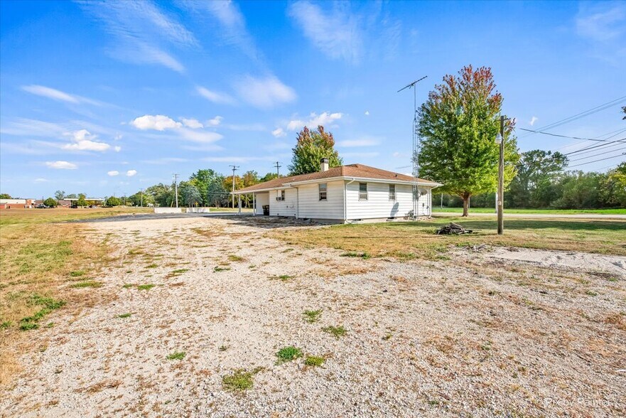 124 E Oak Knoll Dr, Hampshire, IL à vendre - Photo du bâtiment - Image 2 de 32