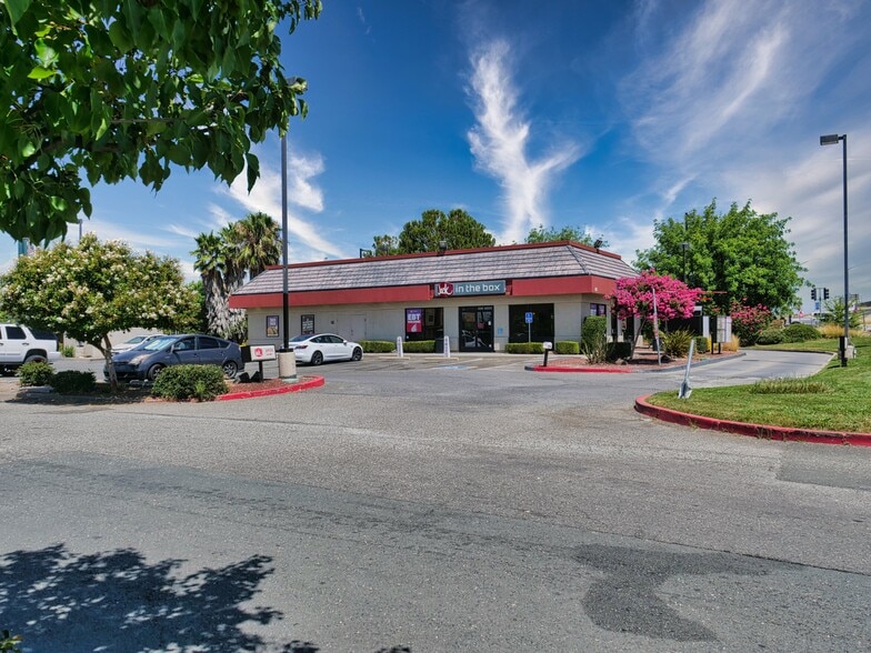 1130 Leisure Town Rd, Vacaville, CA à vendre - Photo du bâtiment - Image 3 de 13