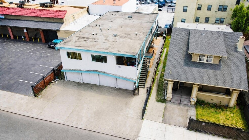 2426 57th Ave, Oakland, CA for sale - Building Photo - Image 2 of 14