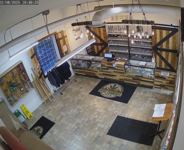 320 Iles Way, Tumbler Ridge, BC à vendre - Photo du bâtiment - Image 2 de 2