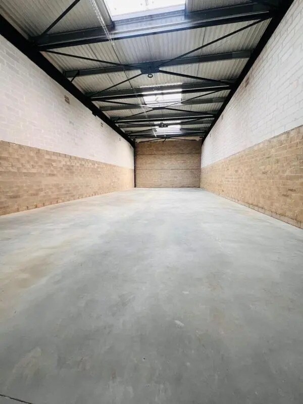 51 Rue Pierre Curie, Plaisir for lease Building Photo- Image 1 of 11