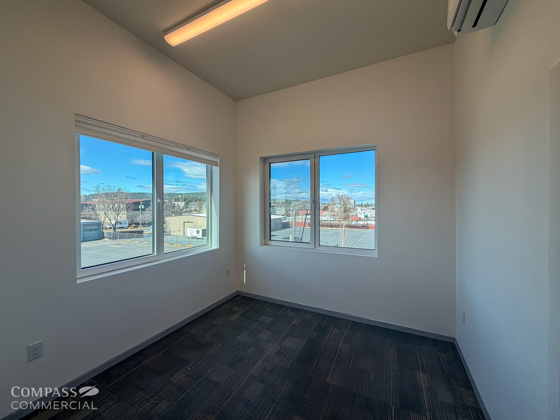 150 NE Hawthorne Ave, Bend, OR for lease Interior Photo- Image 1 of 2