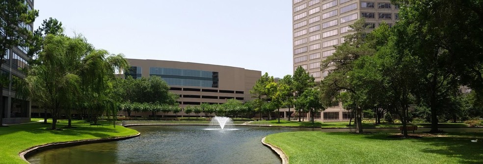 570 Westlake Park Blvd, Houston, TX à vendre - Photo principale - Image 1 de 1