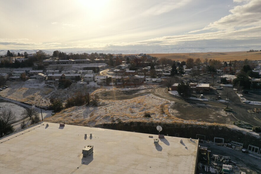 SW 30th Street, Pendleton, OR à vendre - Photo du bâtiment - Image 1 de 15