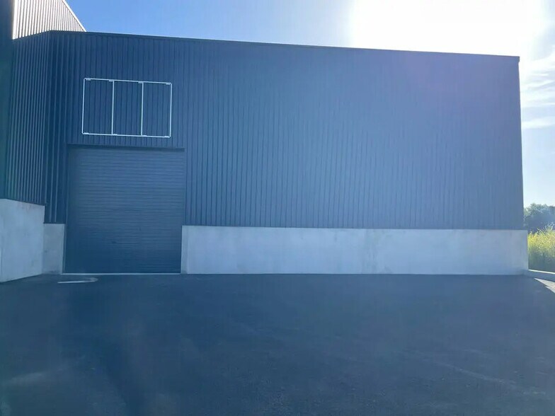 Flex dans Signes à louer - Photo du bâtiment - Image 3 de 13