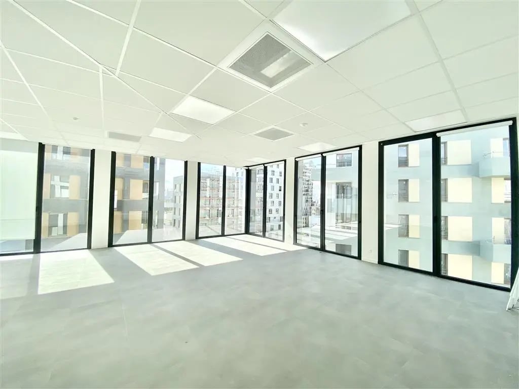 Bureau dans Asnières-sur-Seine à louer Photo du bâtiment- Image 1 de 9