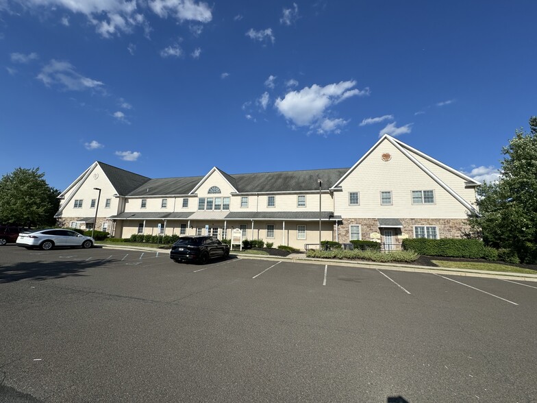 780 Newtown Yardley Rd, Newtown, PA for lease - Building Photo - Image 1 of 49