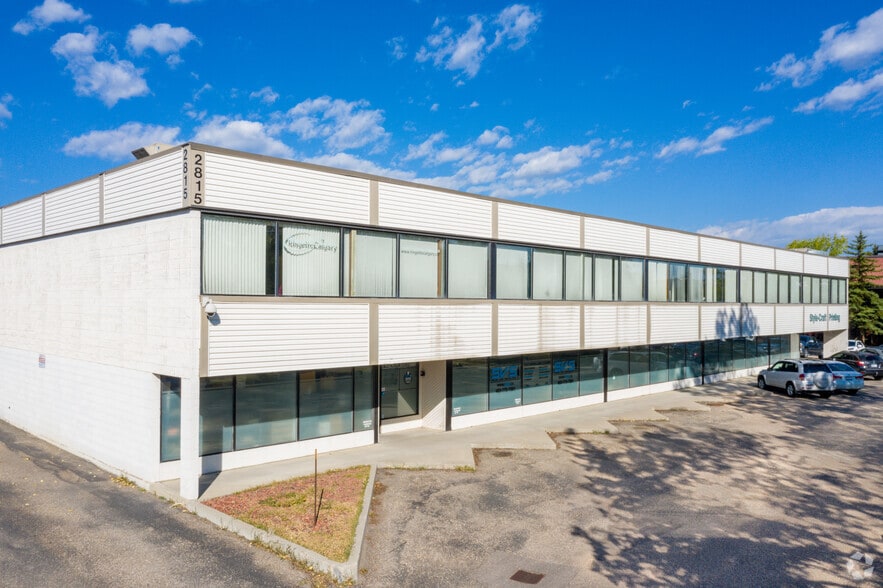 2815 12th St NE, Calgary, AB for sale - Primary Photo - Image 2 of 8