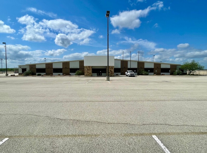 6061 County Road 136, Pawnee, TX for sale - Building Photo - Image 1 of 9