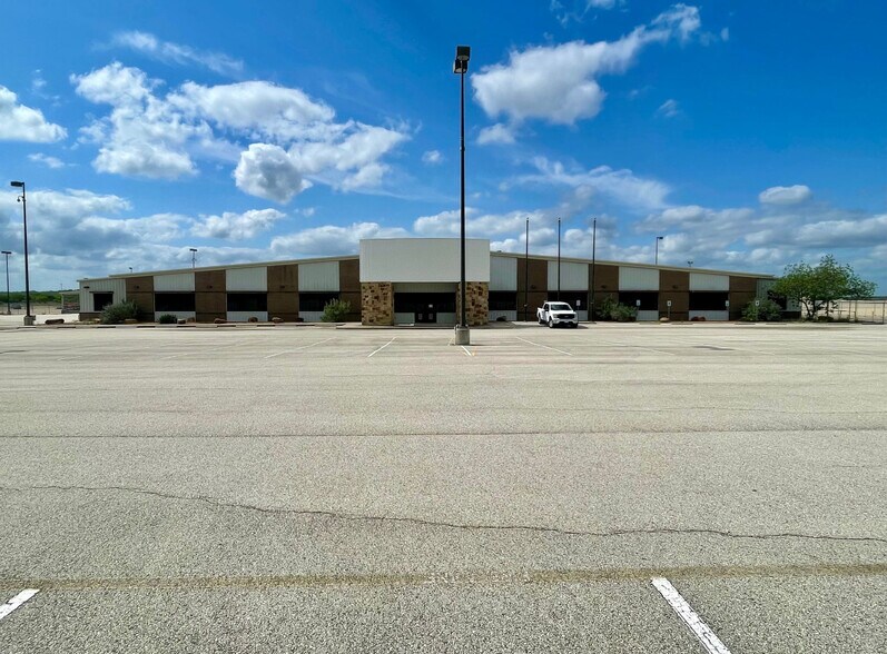 6061 County Road 136, Pawnee, TX à vendre - Photo du bâtiment - Image 1 de 9