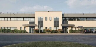 Plus de détails pour 11 Rue De La Grande Borne, Le Mesnil-Amelot - Local d'activités à louer