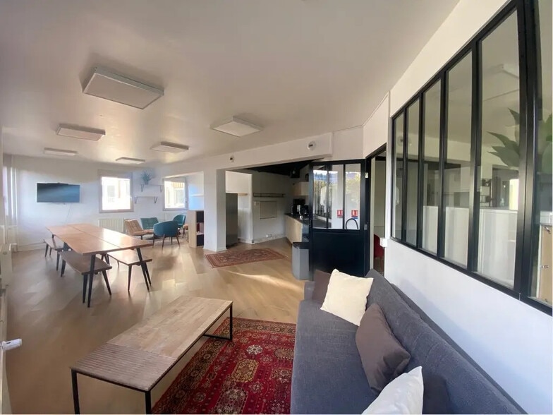 Bureau dans Paris à louer - Photo du bâtiment - Image 3 de 11