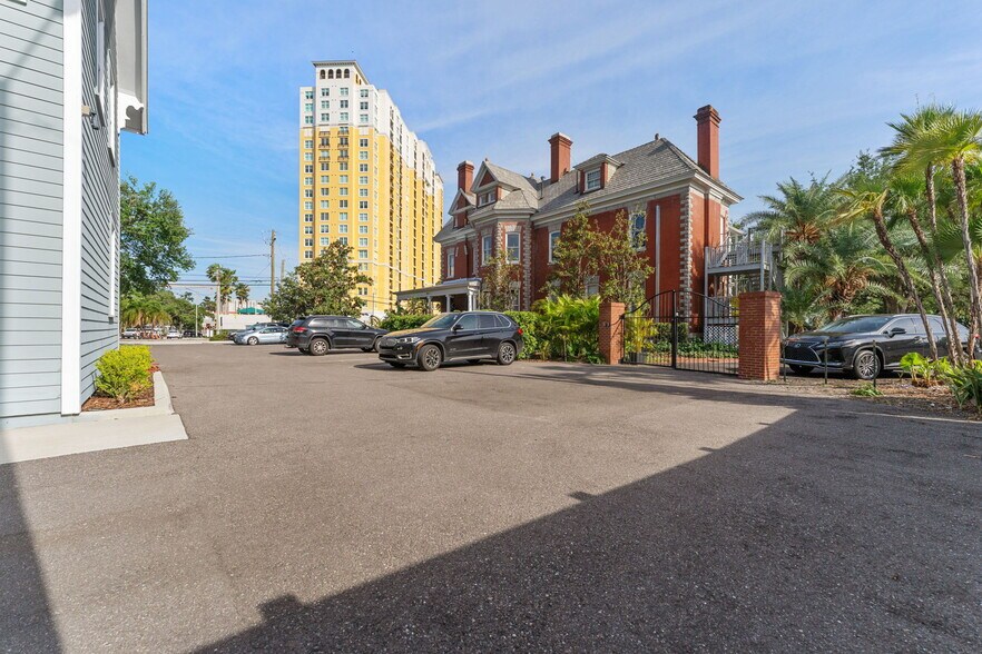 337 S Plant Ave, Tampa, FL à louer - Photo du bâtiment - Image 3 de 30