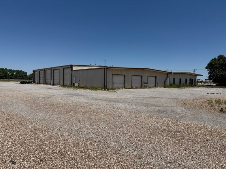5328 E Market St, Enid, OK à vendre - Photo du bâtiment - Image 1 de 25