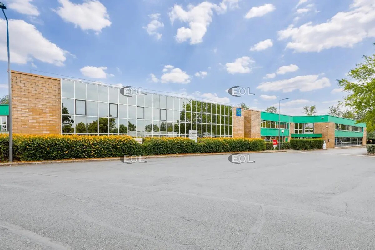 Flex in Saint-Thibault-des-Vignes for lease Building Photo- Image 1 of 12