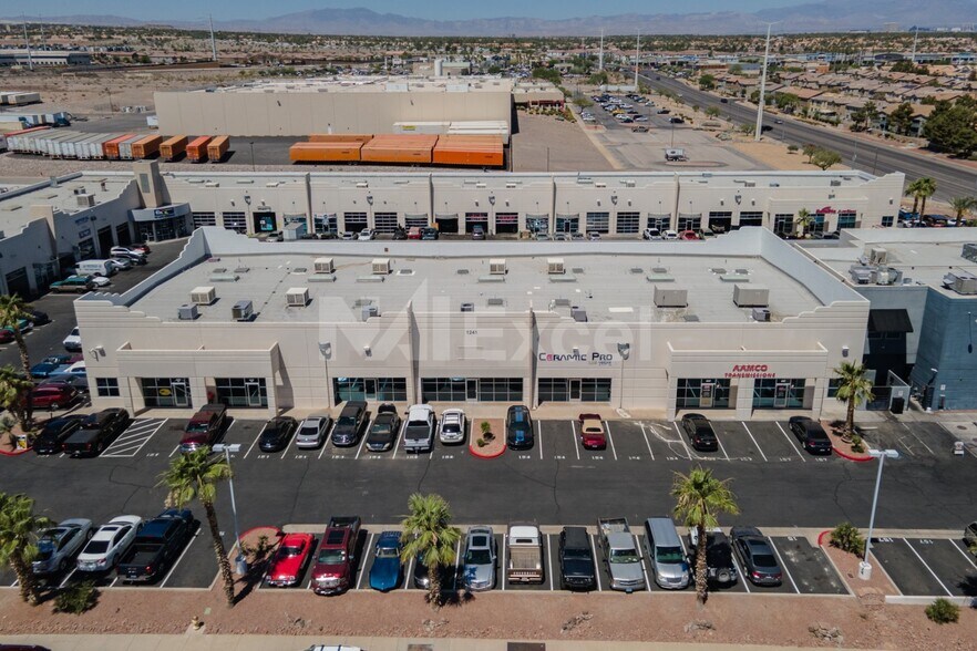 1231-1251 American Pacific Dr, Henderson, NV à louer - Photo du bâtiment - Image 3 de 7