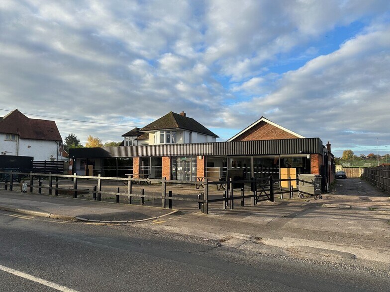 73 Furze Platt Road, Maidenhead à louer - Photo du bâtiment - Image 2 de 3