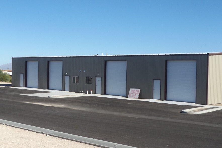 9013 E Old Vail Rd, Tucson, AZ à louer - Photo du bâtiment - Image 2 de 7