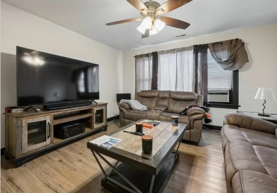 8907 S Cottage Grove Ave, Chicago, IL for sale - Interior Photo - Image 3 of 6