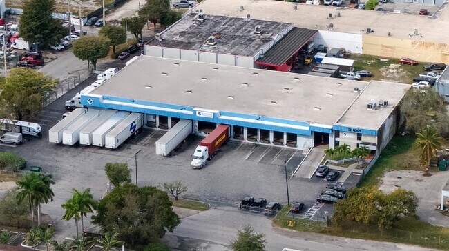 Plus de détails pour 8201 NW 56th St, Miami, FL - Industriel à louer