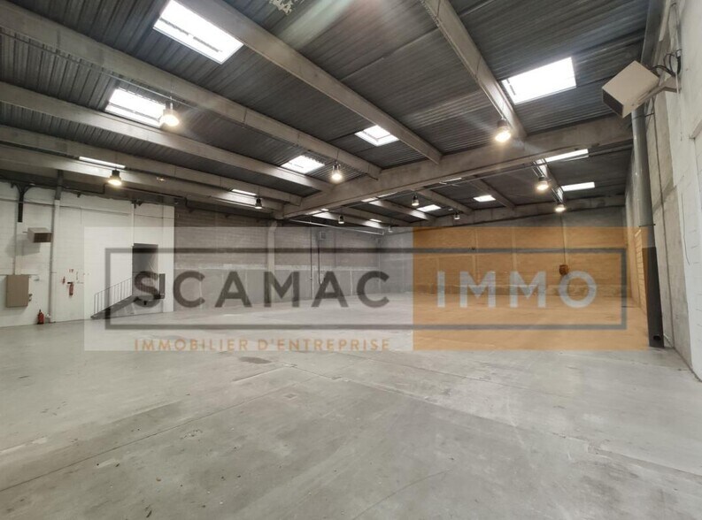 Industrial in Palaiseau for lease - Interior Photo - Image 2 of 5