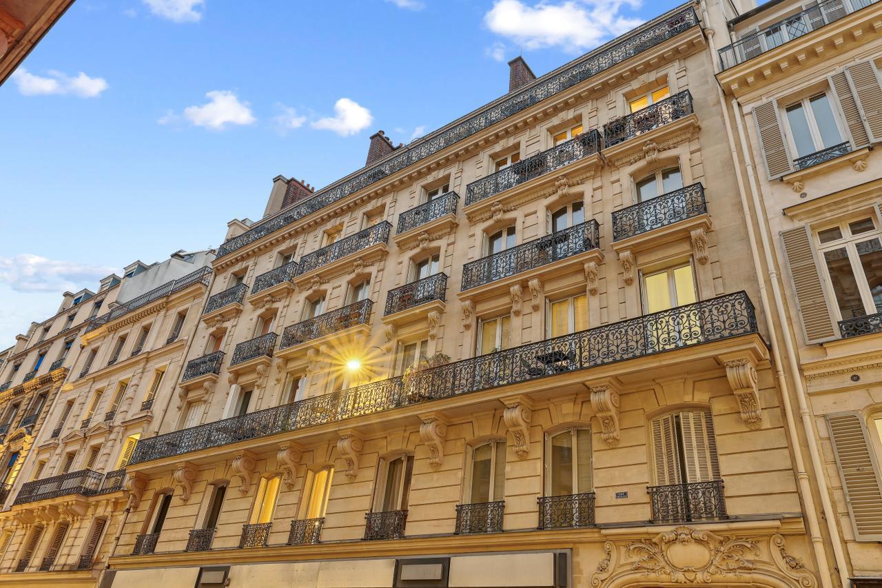 54 Ter Rue De Châteaudun, Paris for lease Building Photo- Image 1 of 14