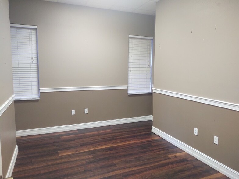 515 E 27th St, Bradenton, FL for sale - Interior Photo - Image 3 of 29