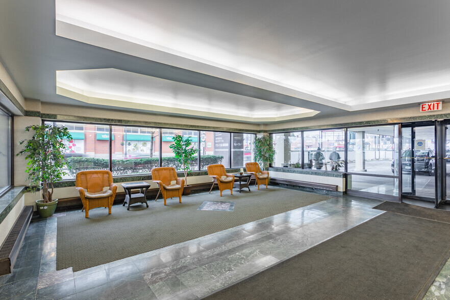 4801 W Peterson Ave, Chicago, IL for lease - Lobby - Image 3 of 6