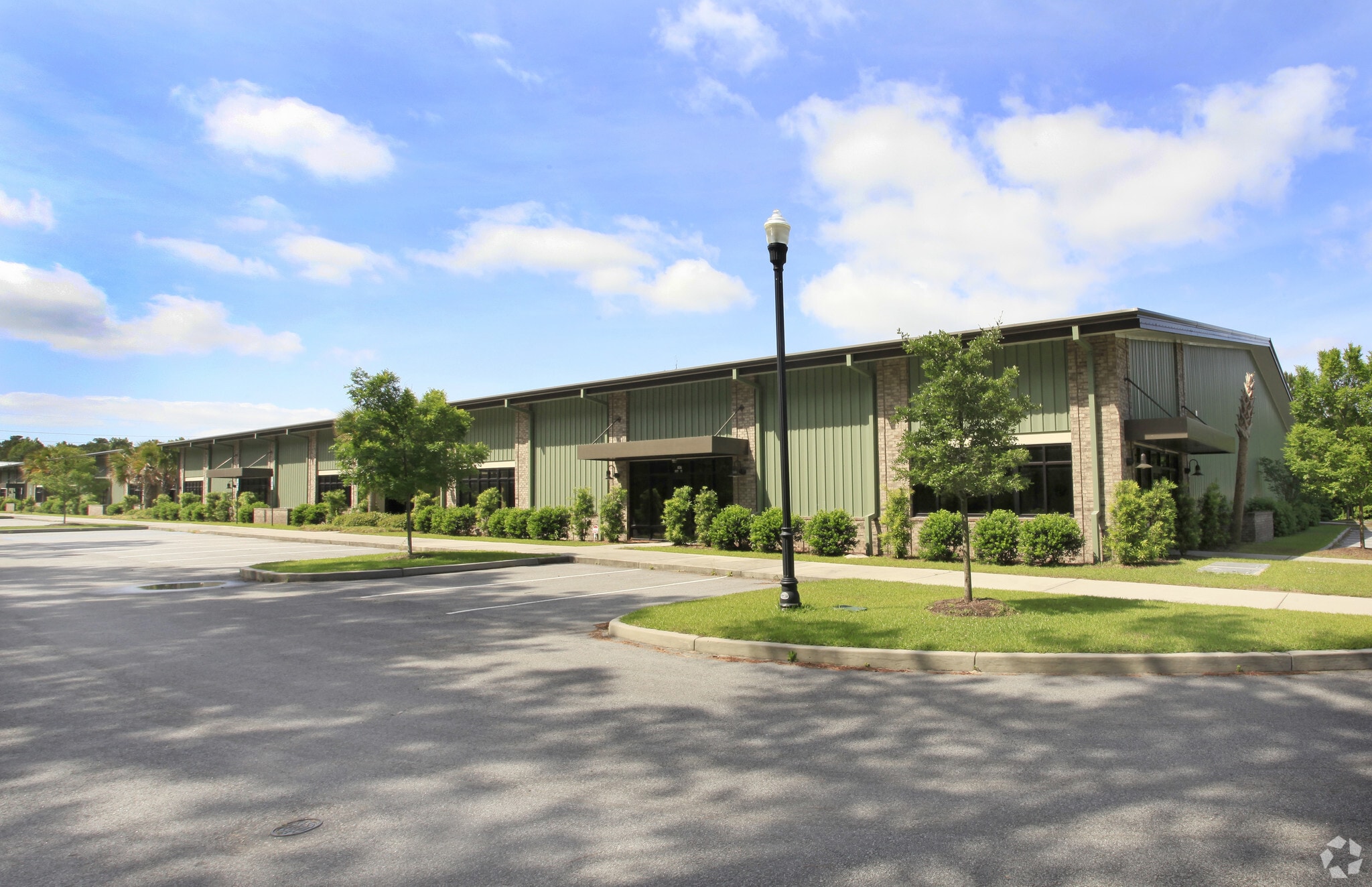 547 Long Point Rd, Mount Pleasant, SC for lease Primary Photo- Image 1 of 67
