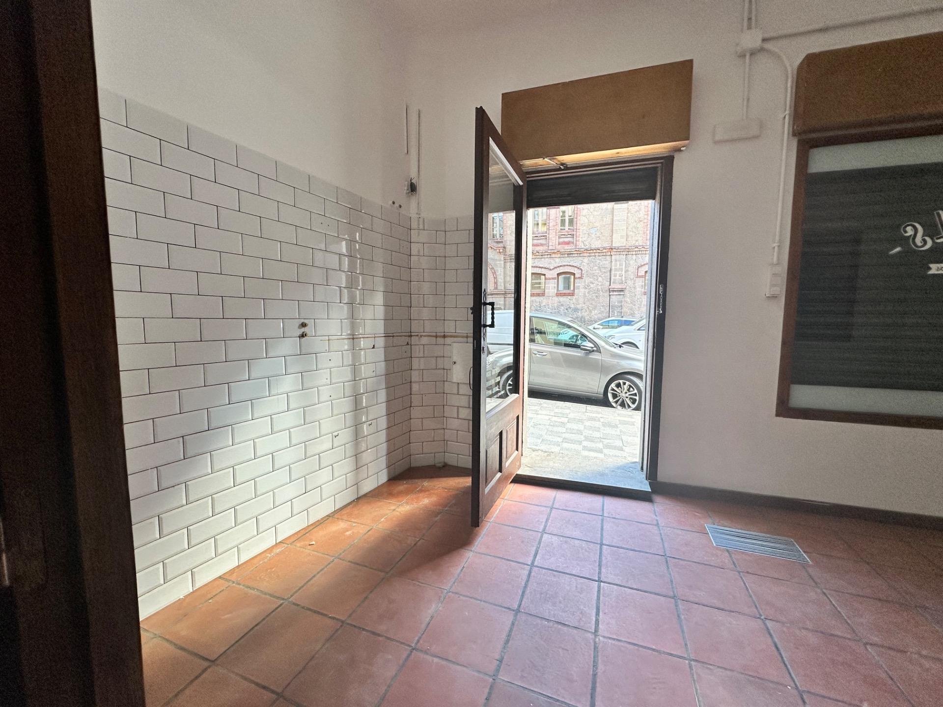Retail in Manresa, Barcelona for lease Interior Photo- Image 1 of 6