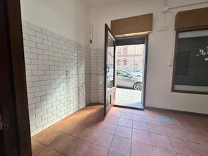 Retail in Manresa, Barcelona for lease Interior Photo- Image 1 of 6