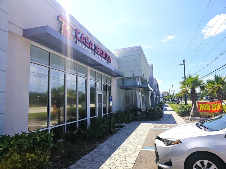 7035 Philips Hwy, Jacksonville, FL for lease - Building Photo - Image 2 of 28