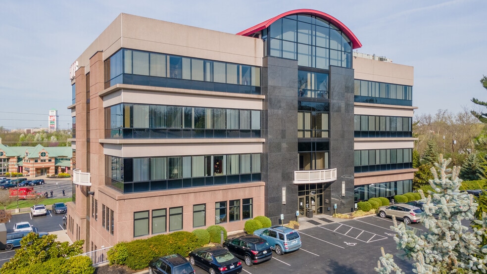 334 Beechwood Rd, Fort Mitchell, KY à louer - Photo du bâtiment - Image 1 de 4