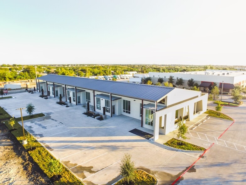 1019 S Heatherwilde Blvd, Pflugerville, TX for lease - Building Photo - Image 3 of 19