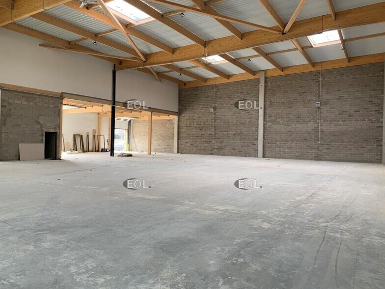 Flex in Graveson for lease - Building Photo - Image 2 of 6