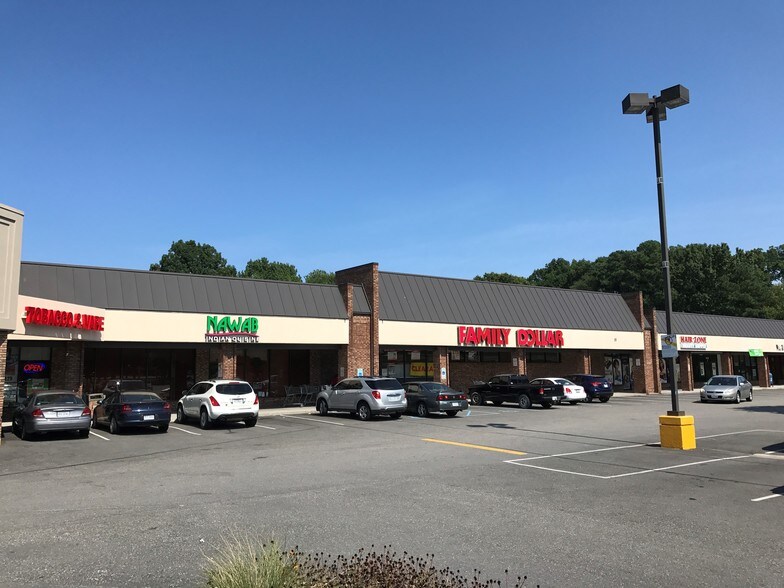 11710-11712 Jefferson Ave, Newport News, VA à louer - Photo du bâtiment - Image 3 de 5