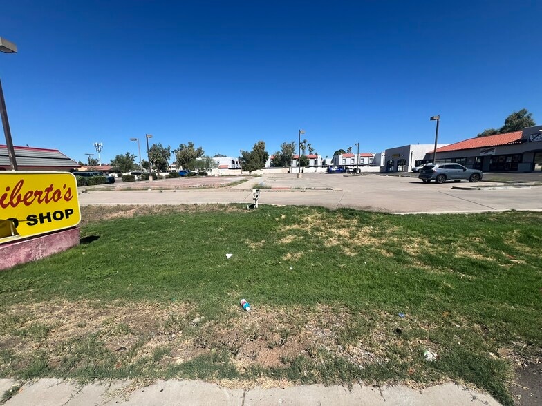 3220 W Bell Rd, Phoenix, AZ à vendre - Photo du bâtiment - Image 3 de 12