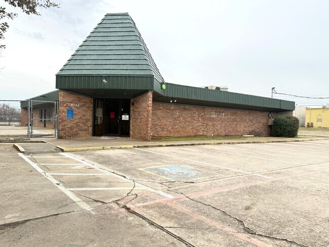 More details for 6720 Chapman Rd, North Richland Hills, TX - Retail for Sale
