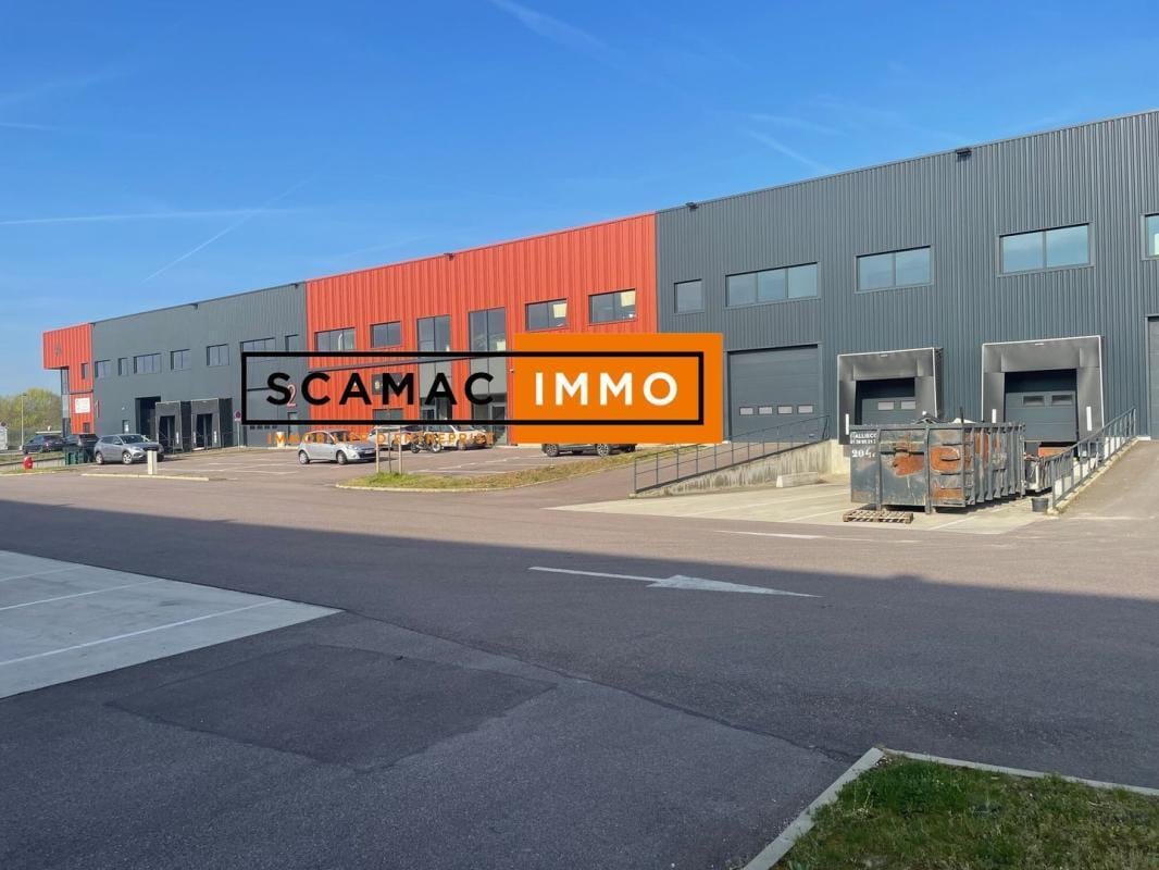 Flex in Saint-Ouen-l'Aumône for lease Building Photo- Image 1 of 3