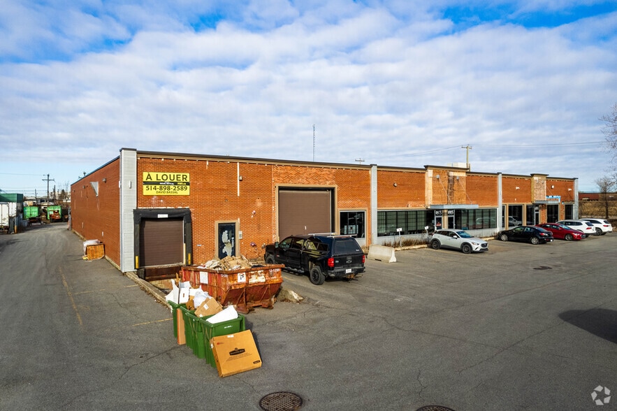 4975-4995 Rue Fisher, Montréal, QC à louer - Photo du bâtiment - Image 1 de 13